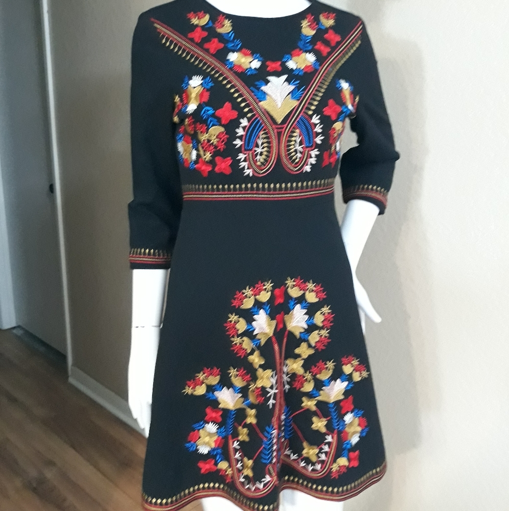 Beautiful  Si Man Li Embroidered skater style dress
